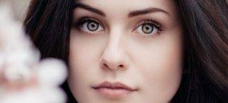 Woman wearing contact lenses